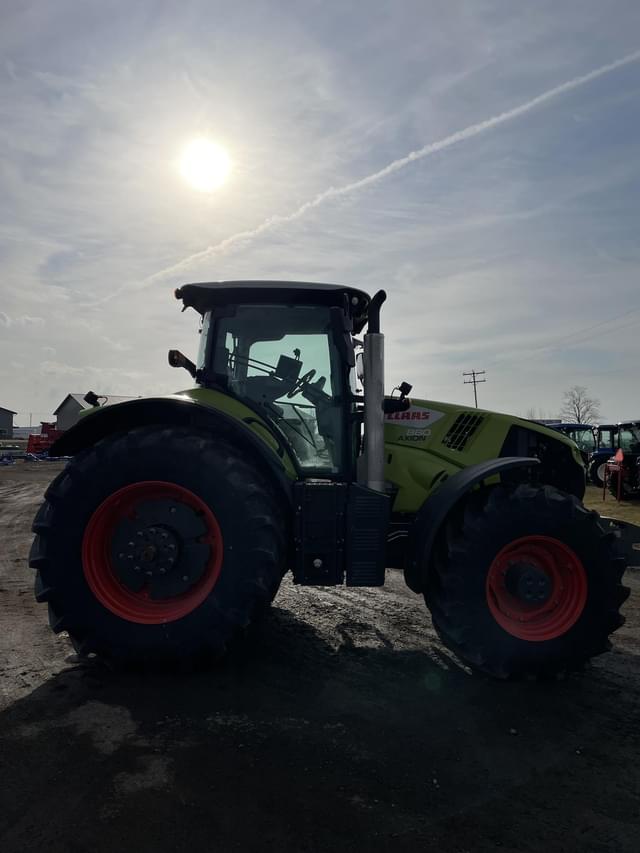 Image of CLAAS Axion 880 equipment image 4