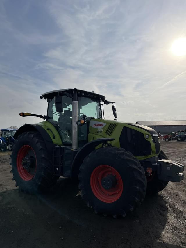 Image of CLAAS Axion 880 equipment image 3