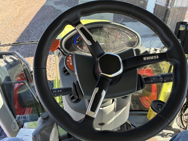 Image of CLAAS Axion 930 Terra Trac equipment image 4
