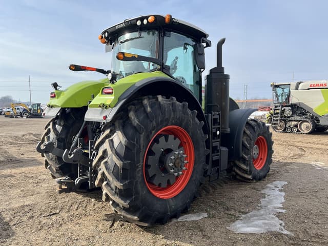 Image of CLAAS Axion 940 equipment image 4