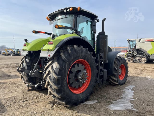 Image of CLAAS Axion 940 equipment image 4