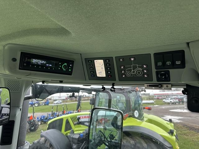 Image of CLAAS Axion 950 equipment image 4