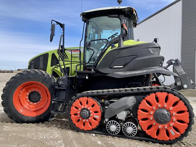 Image of CLAAS Axion 960TT equipment image 4