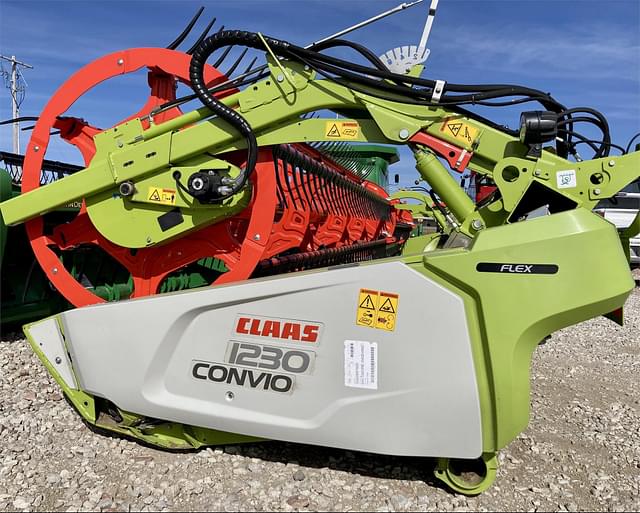 Image of CLAAS 1230 Convio equipment image 2