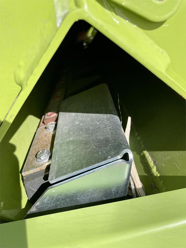 Image of CLAAS 1230 Convio equipment image 3