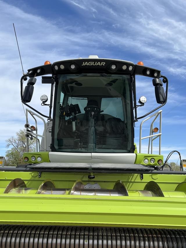 Image of CLAAS Jaguar 990 equipment image 2
