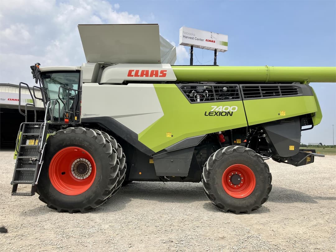 Image of CLAAS Lexion 7400 Primary image