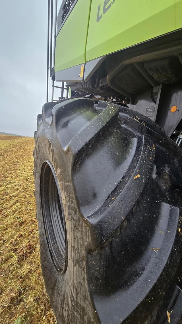 Image of CLAAS Lexion 7500 equipment image 4