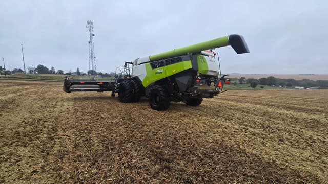 Image of CLAAS Lexion 7500 equipment image 1