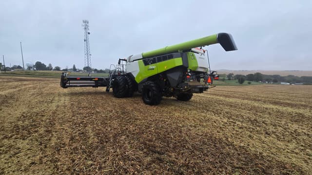 Image of CLAAS Lexion 7500 equipment image 1