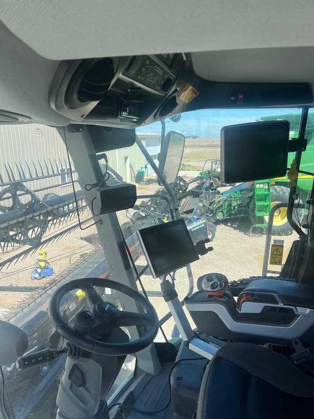 Image of CLAAS Lexion 7500TT equipment image 2