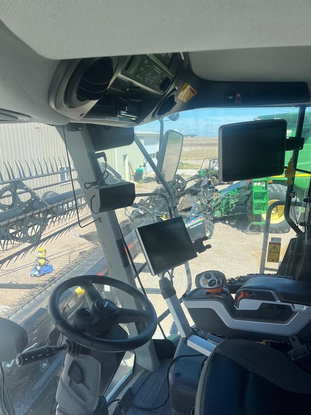 Image of CLAAS Lexion 7500TT equipment image 2