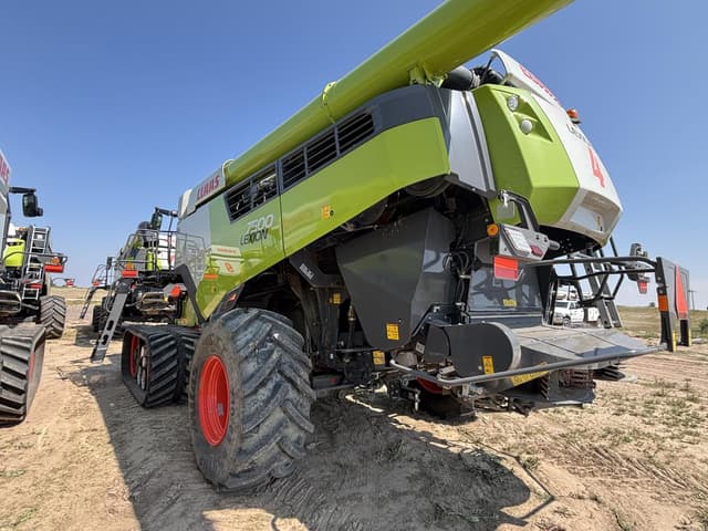 Image of CLAAS Lexion 7500TT equipment image 4