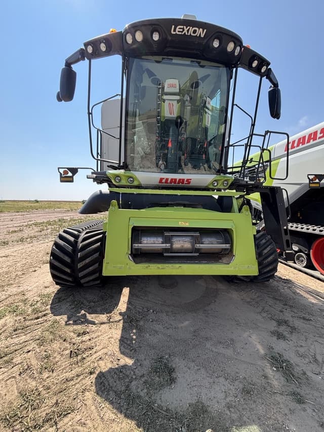 Image of CLAAS Lexion 7500TT equipment image 2