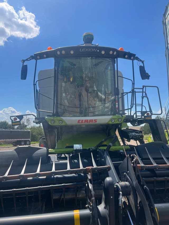 Image of CLAAS Lexion 7500TT equipment image 2