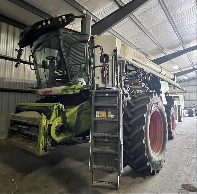 Image of CLAAS Lexion 8600 equipment image 1