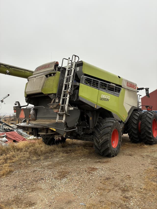 Image of CLAAS Lexion 8600 equipment image 3
