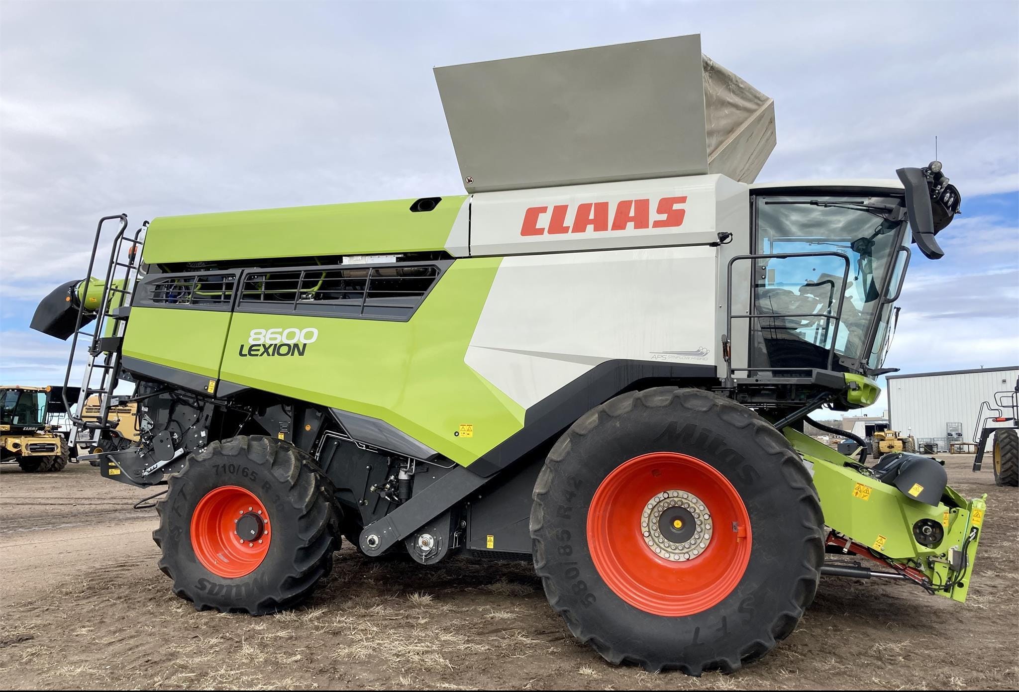 2023 CLAAS Lexion 8600 Equipment Image0