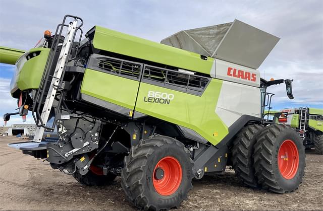 Image of CLAAS Lexion 8600 equipment image 3