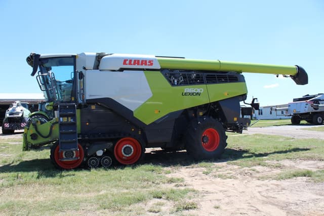 Image of CLAAS Lexion 8600TT equipment image 2