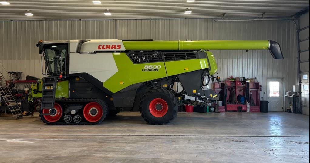 2023 CLAAS Lexion 8600TT Equipment Image0