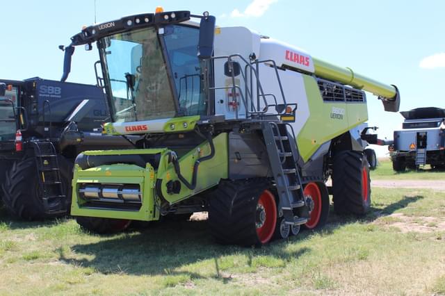 Image of CLAAS Lexion 8600TT equipment image 1