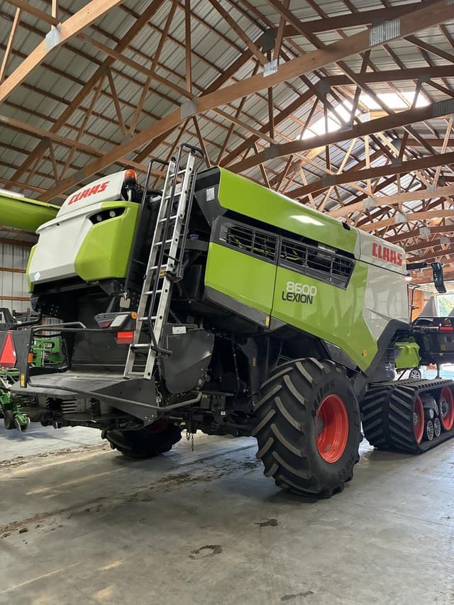 Image of CLAAS Lexion 8600TT equipment image 2