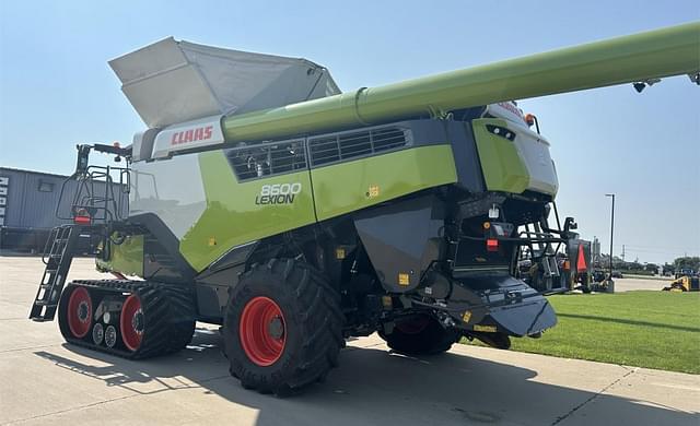 Image of CLAAS Lexion 8600TT equipment image 2