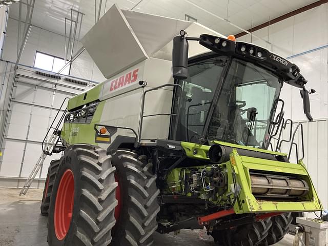 Image of CLAAS Lexion 8700 equipment image 1