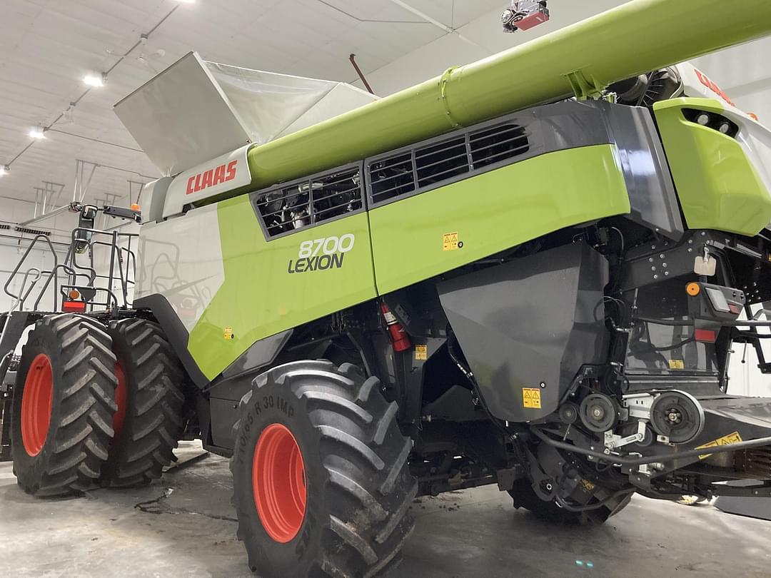 Image of CLAAS Lexion 8700 Primary image