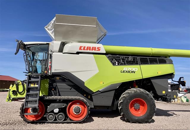 Image of CLAAS Lexion 8700TT equipment image 3