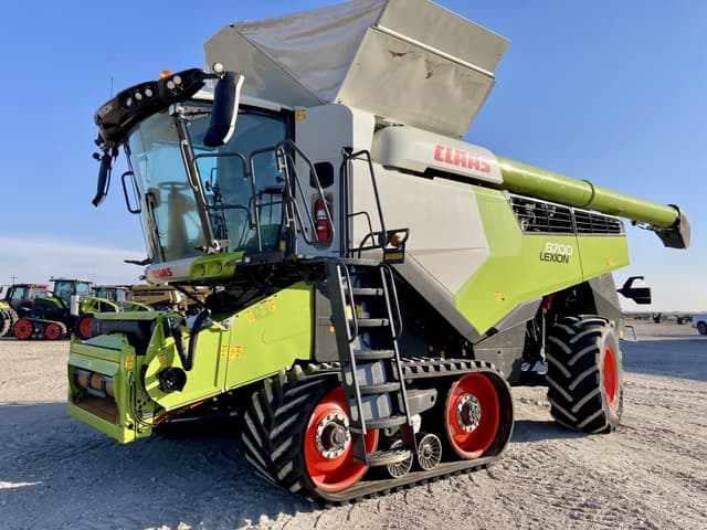 Image of CLAAS Lexion 8700TT equipment image 1