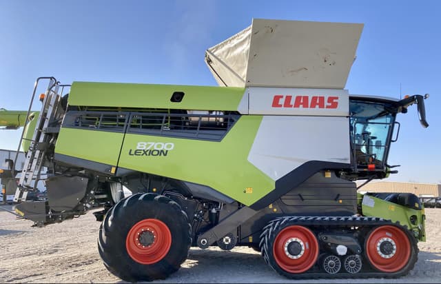 Image of CLAAS Lexion 8700TT equipment image 4