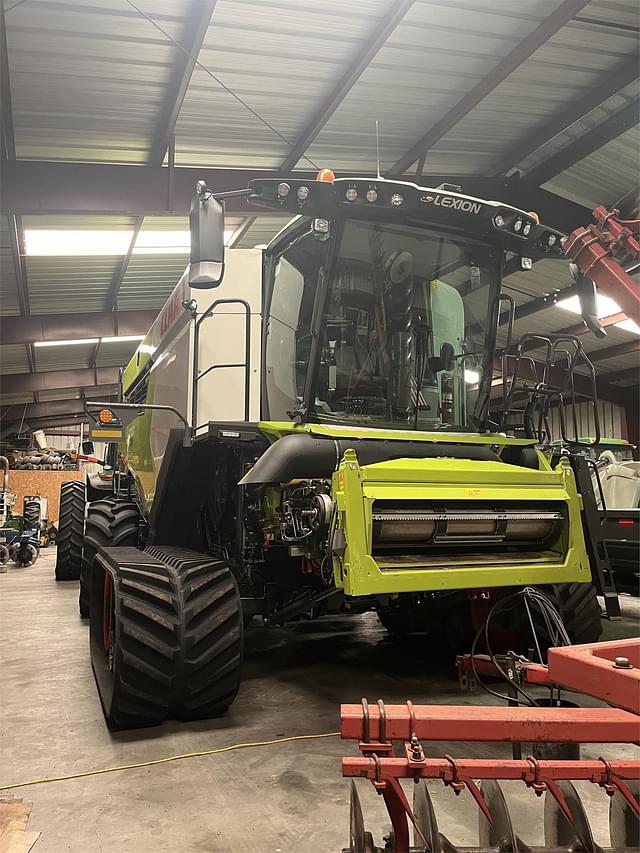 Image of CLAAS Lexion 8700TT equipment image 4