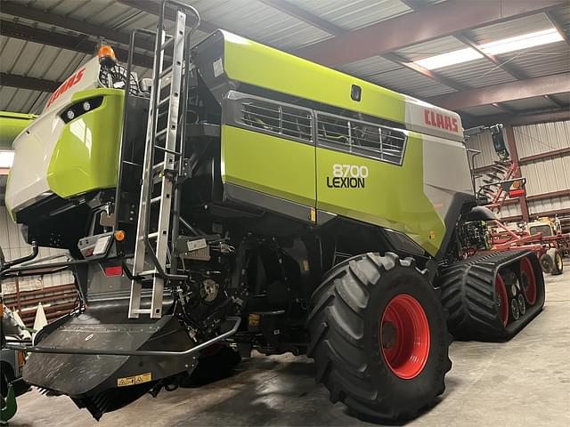 Image of CLAAS Lexion 8700TT equipment image 3