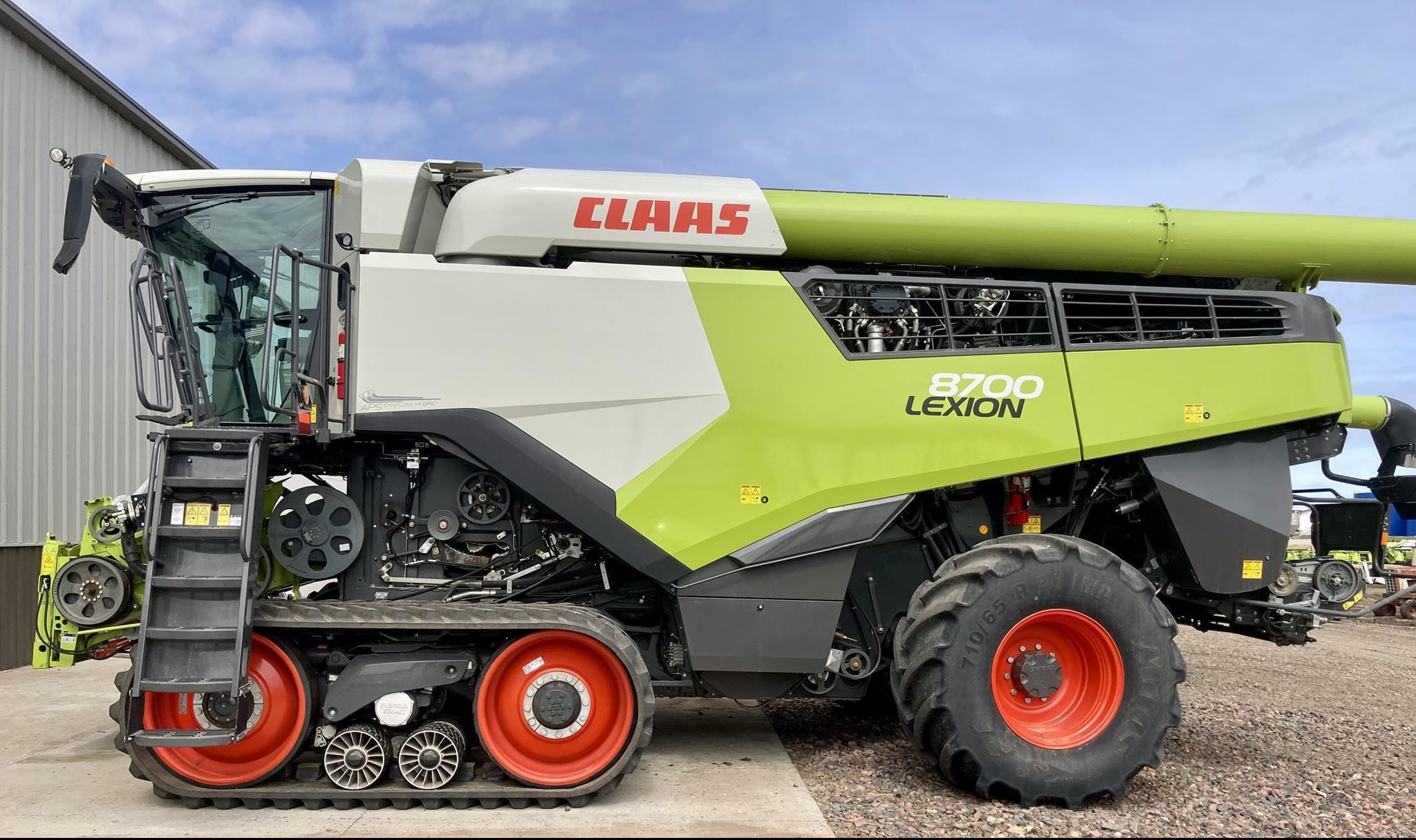 2023 CLAAS Lexion 8700TT Equipment Image0