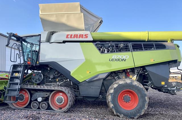 Image of CLAAS Lexion 8700TT equipment image 1