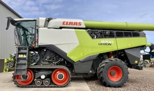 2023 CLAAS Lexion 8700TT Image