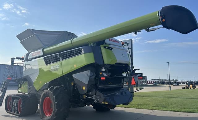 Image of CLAAS Lexion 8700TT equipment image 2