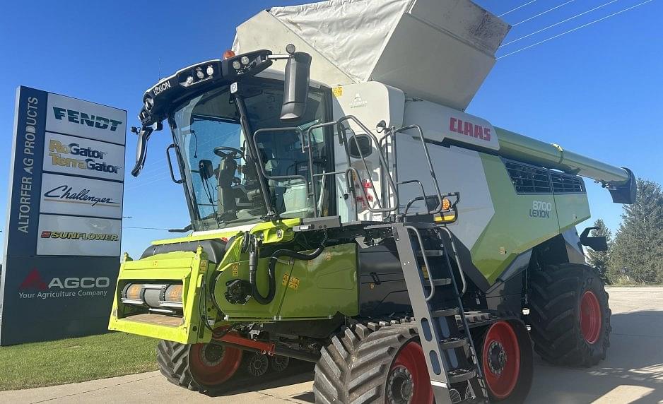 Image of CLAAS Lexion 8700TT Primary image