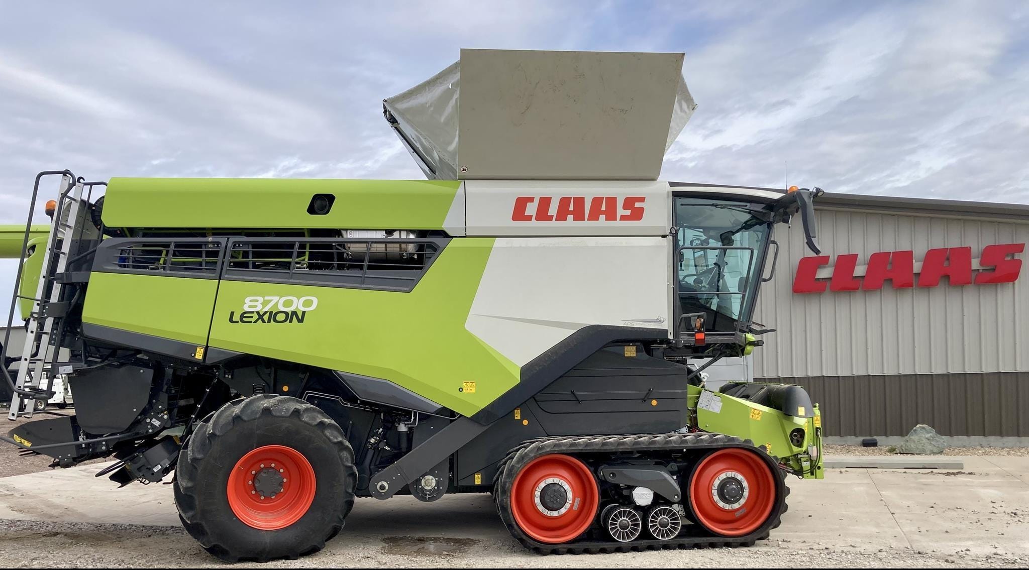Main image CLAAS Lexion 8700TT