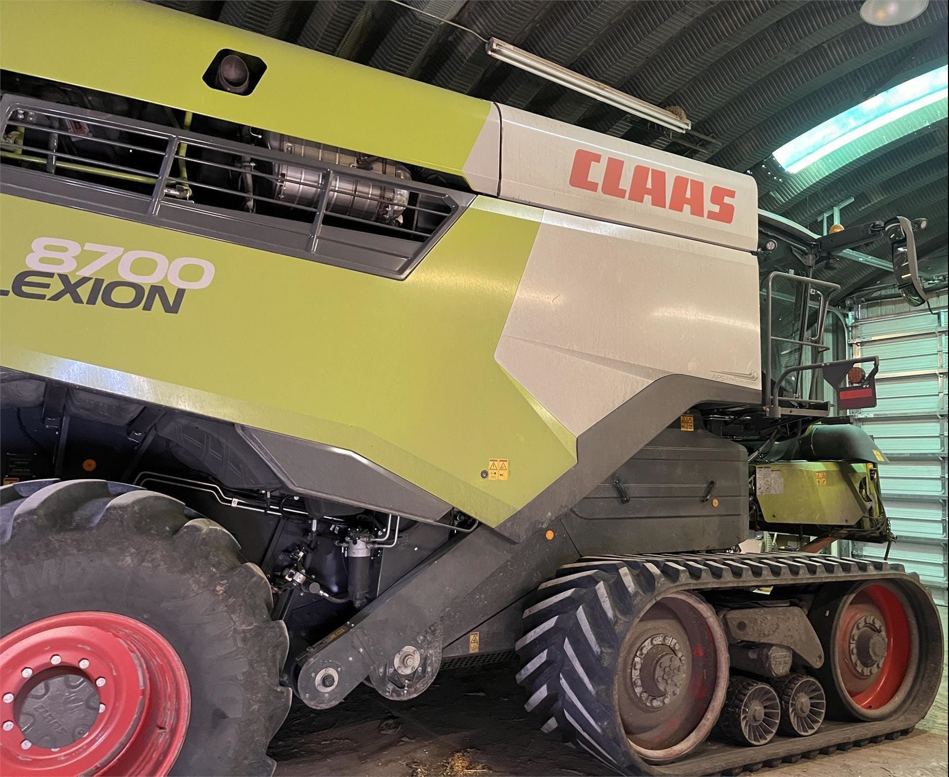 2023 CLAAS Lexion 8700TT Equipment Image0