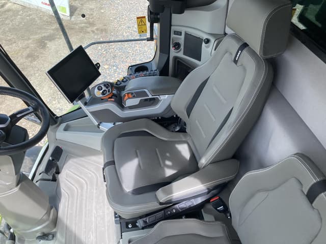 Image of CLAAS Lexion 8700TT equipment image 4