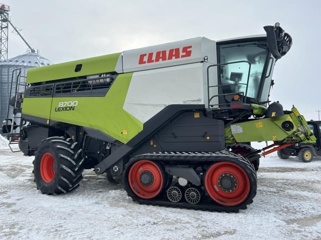Image of CLAAS Lexion 8700TT equipment image 1