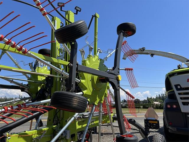 Image of CLAAS Liner 2900 equipment image 3