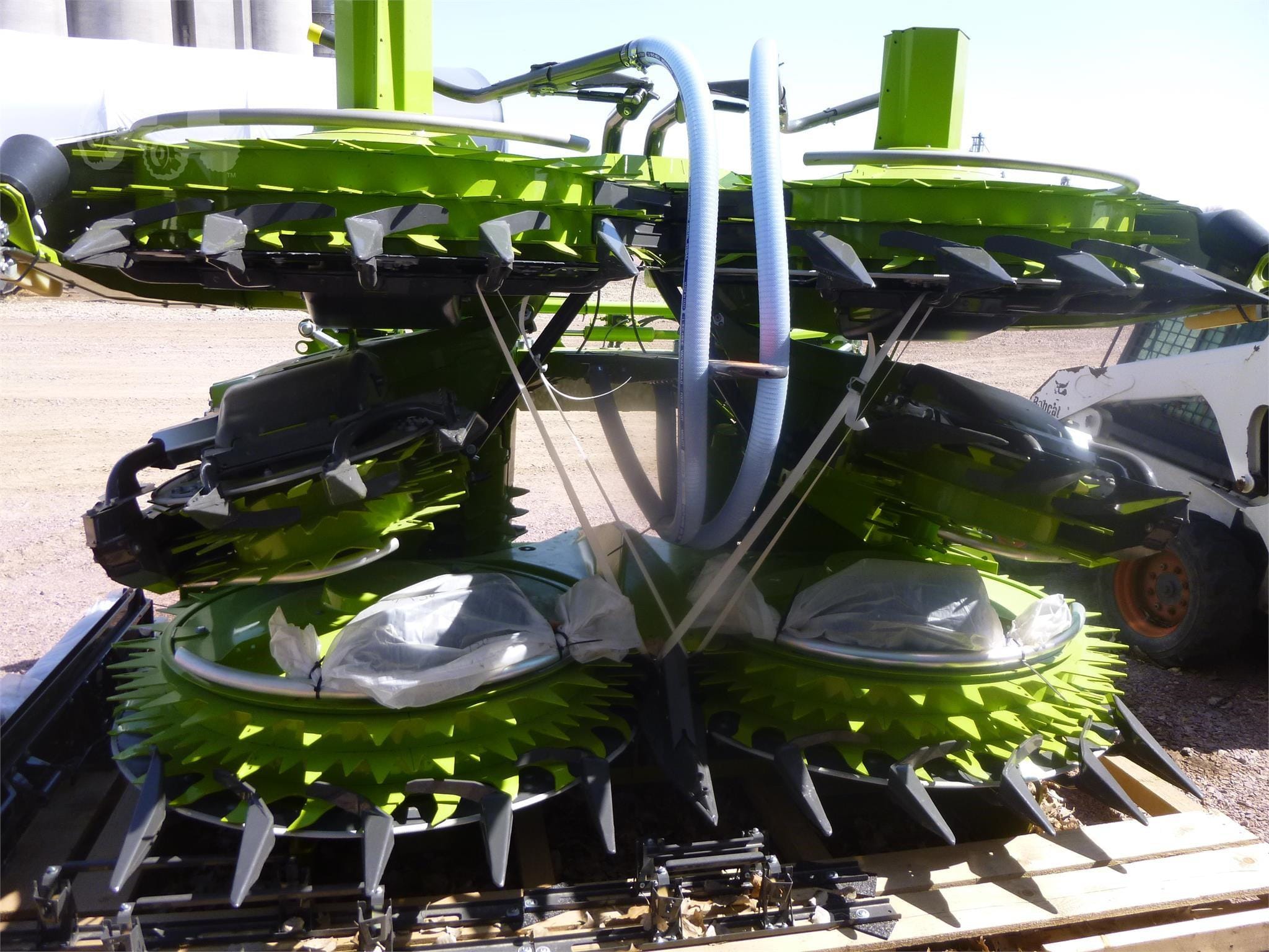 2023 CLAAS Orbis 750 Pro Equipment Image0