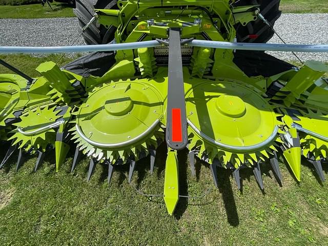 Image of CLAAS Orbis 750 equipment image 3