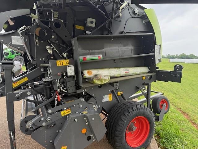 Image of CLAAS Variant 480RF equipment image 3
