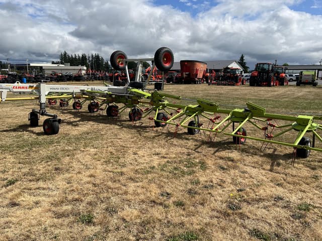 Image of CLAAS Volto 1300T equipment image 4