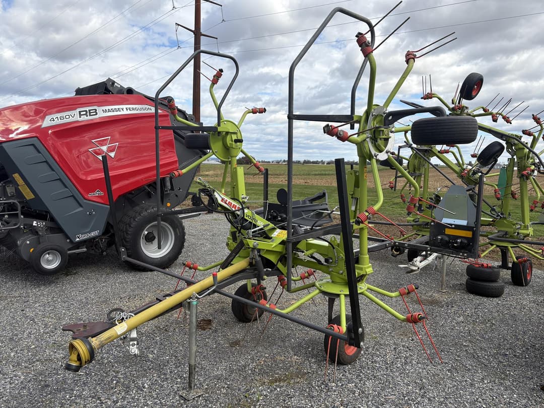 Image of CLAAS Volto 55TH Image 1